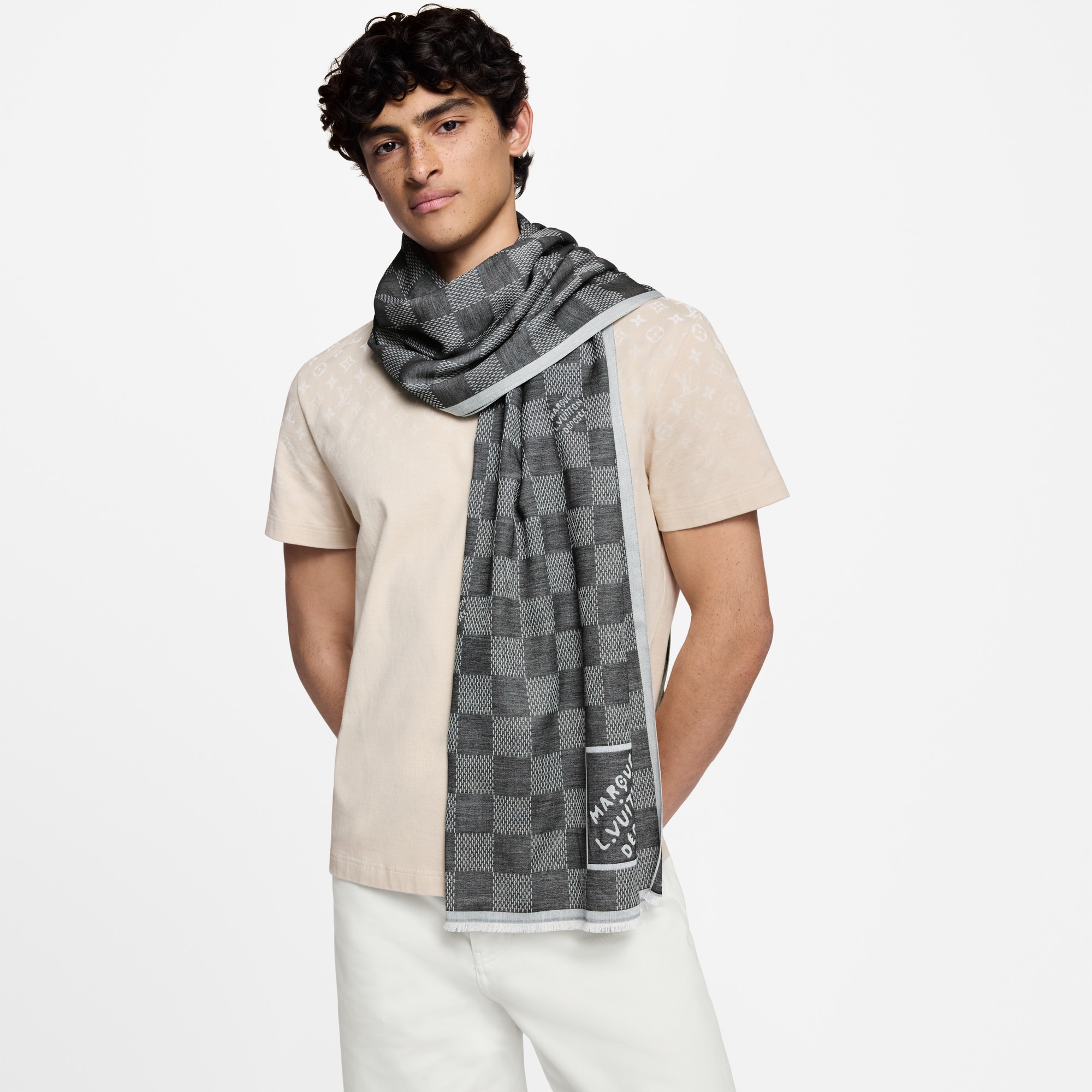 Men's Designer Scarves: Silk, Wool & Cashmere | LOUIS VUITTON ®